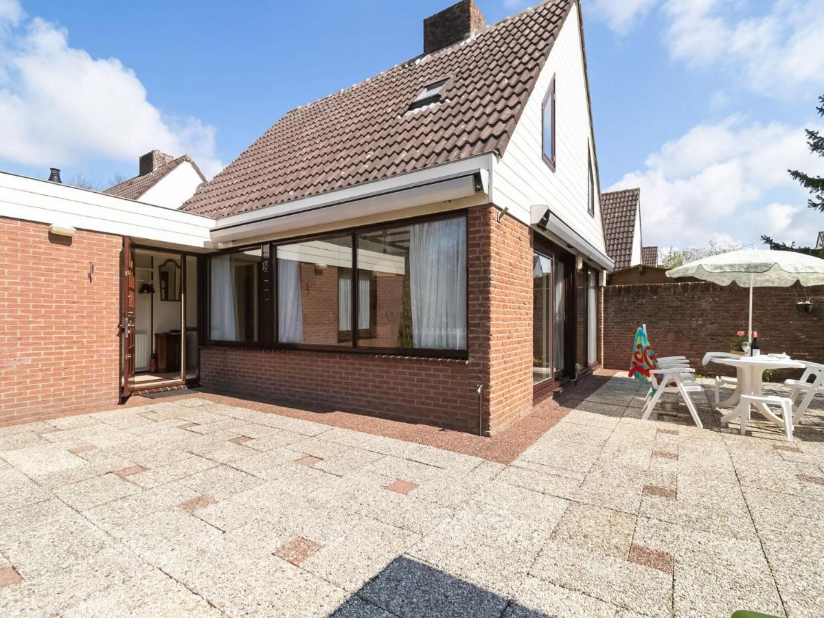 Holiday Home In Noordwijkerhout With Terrace Close To A Lake Exterior foto